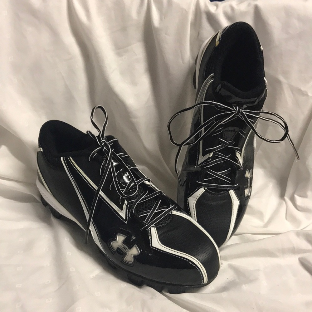 Under Armour Size 8 Women’s Soccer Cleats
